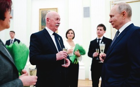 Путину пообещали держать детей Севастополя в «ежовых рукавицах» культуры