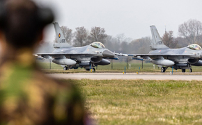 Зеленский пообещал, что дальше Крыма F-16 залетать не будут