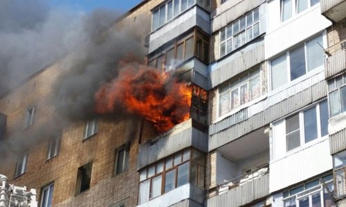 Из горящей многоэтажки в Севастополе эвакуировали 10 человек
