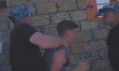 Видео которое выложили в сеть. Школьники выложили в интернет. Видео которое выложили в сеть. Видео которое выложили в сеть. Видео которое выложили в сеть.