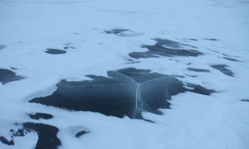 Под Симферополем 17-летняя девушка провалилась под лед