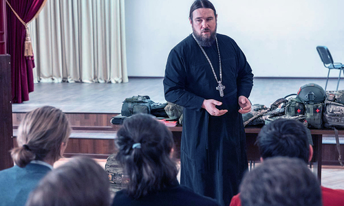 Крымских семинаристов готовят к работе на поле боя