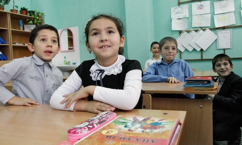 В крымскотатарских школах больше стульев, чем детей