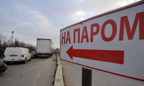 В Крыму идет борьба с беспределом самообороны на переправе