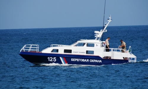 Крымские пограничники спасли яхту