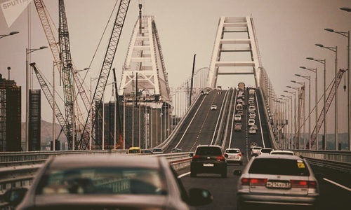 На Крымском мосту тормознули рекордное количество машин