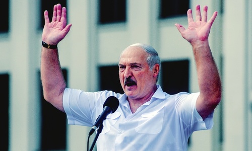 Скорее всего Лукашенко сдастся и признает Крым