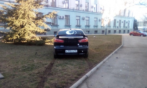 Машина чуть не влетела в обитель крымской власти