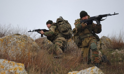 Крымская ФСБ стреляла в российских военных, – разведка Украины