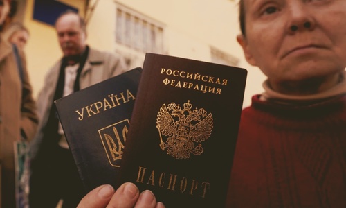 Крымчан просят не выезжать за границу, «переобувшись» в украинцев