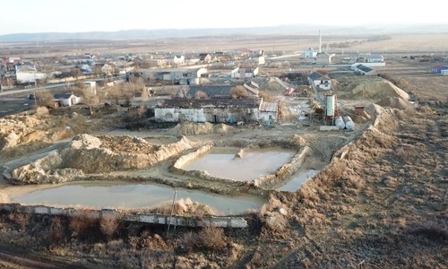 Дефицитную питьевую воду в Крыму расходуют на добычу песка