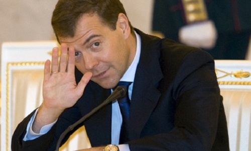 В сети появилась полная версия нашумевшей встречи Медведева с крымчанами
