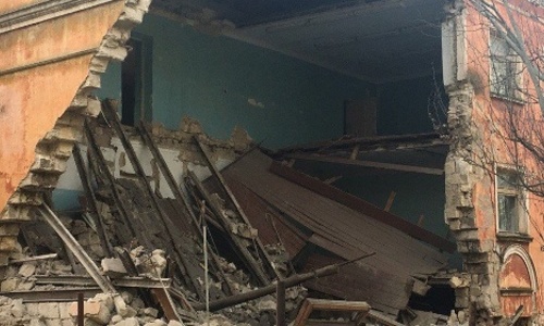 В Керчи рухнуло старое здание университета