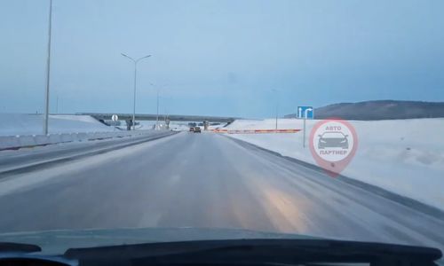 Федеральную трассу «Таврида» в Крыму снова сковал лед