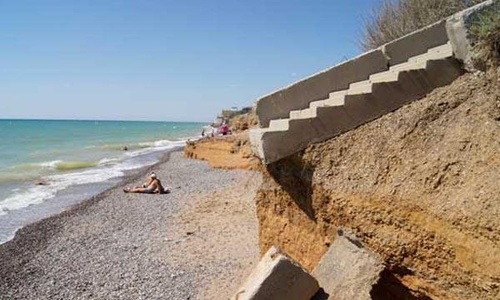 Разрушенные пляжи Николаевки ждут отдыхающих