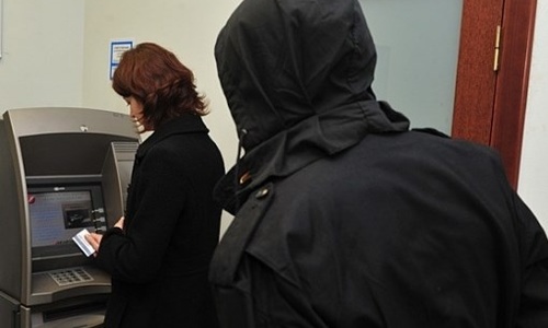 Банда севастопольских подростков грабит людей у банкоматов