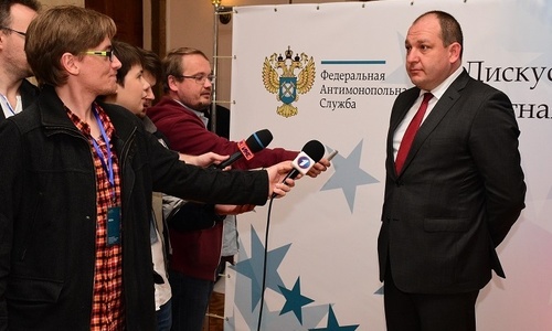 Заместителя главы ФАС Крыма сдал полиции Аксенов