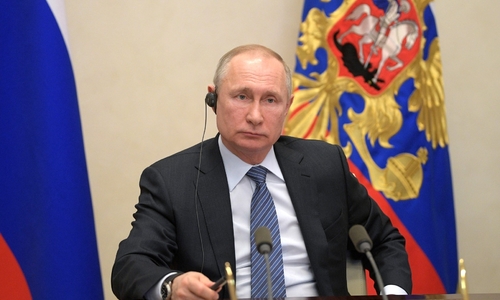 Путин пообещал медикам доплаты за риск