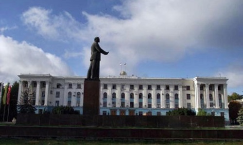 Недовольных крымской властью «отодвинули» от Совмина