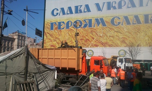 СМИ: Тимошенко закупает палатки для нового майдана