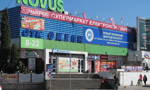 В Севастополе закрыли еще два ТЦ
