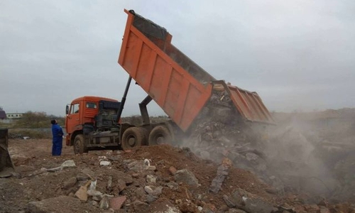 «Голубая бухта» Севастополя завалена строительным мусором