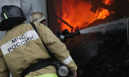 В Севастополе пожарные полтора часа тушили частный дом
