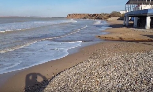В Песчаноми Угловом море заливает гадкими нечистотами