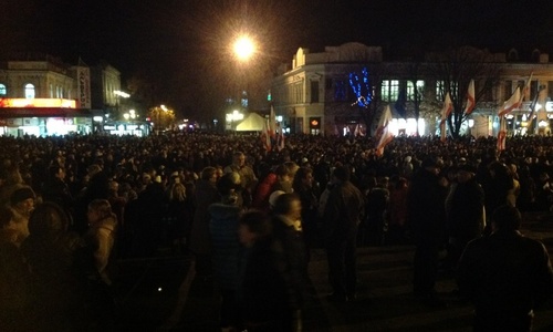 Бюджетников согнали в центр Симферополя митинговать за Януковича