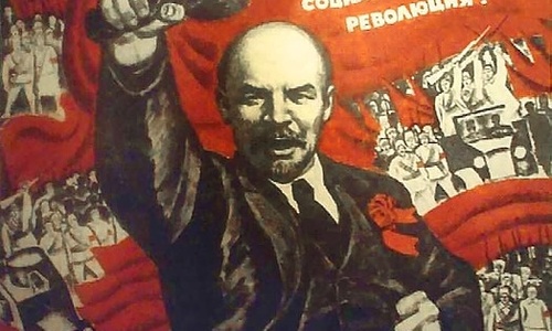 Коммунисты Феодосии промаршировали в годовщину революции