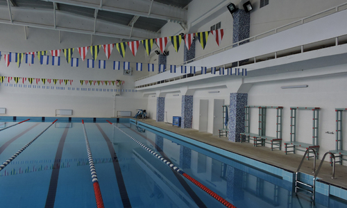 Заразный бассейн в спортшколе Севастополя наконец почистят