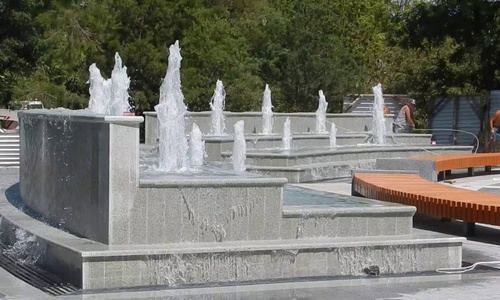 В Симферополе запустили городские фонтаны