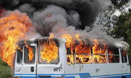 На Ялтинской трассе загорелся автобус с пассажирами