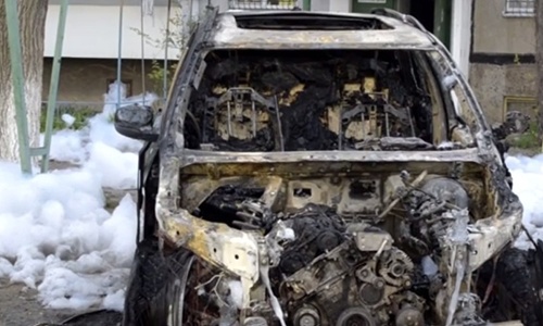В Крыму в сгоревшем авто погиб человек