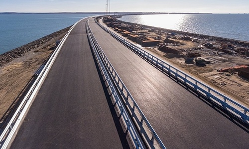 Автоподходы к мосту в Крым обустроят к концу года