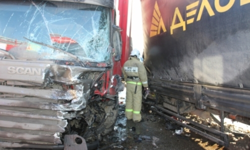 В Симферополе «Газель» разбилась о фуру Scania