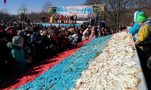 На масленицу в Крыму снова съедят российский флаг