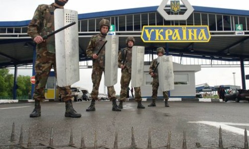 Украина не пускает на свою территорию российских мужчин и крымчан