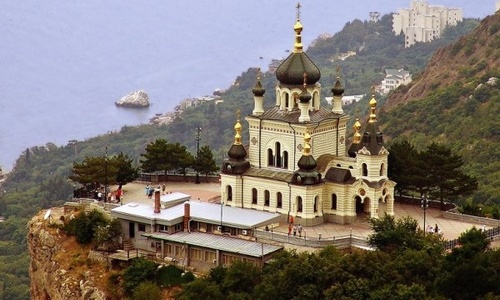 Туристы все чаще едут в Крым за религией
