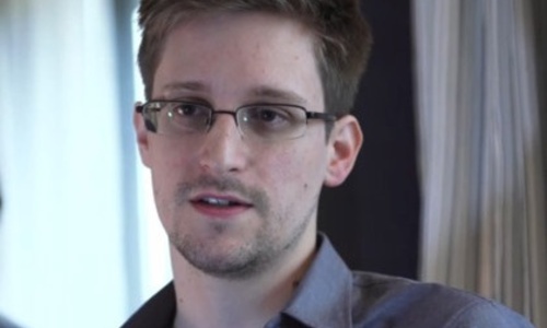 Экс-шпион Сноуден задал вопрос экс-КГБшнику Путину