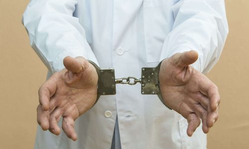 Крымского врача осудят за смерть пациента