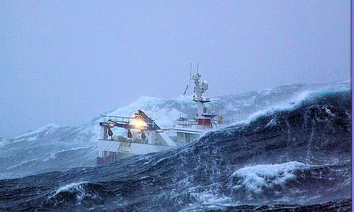 Украинские рыбаки не смогли покинуть Крым из-за шторма