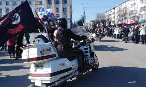 Сотни авто и мотоциклов прибыли из Симферополя в Севастополь