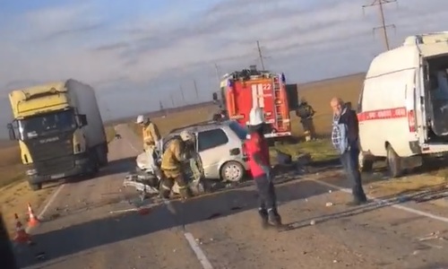 На крымской трассе лобовое ДТП привело к смерти водителя