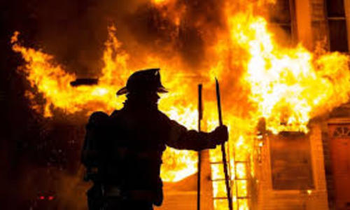 Севастопольские пожарные спасли жизнь женщине