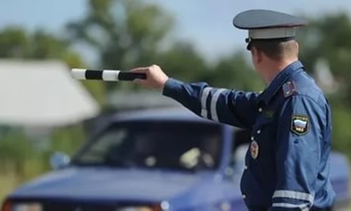 У симферопольских водителей с украинскими номерами проверяют страховку