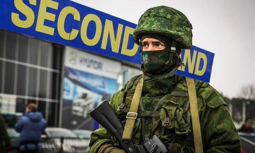 Крымскую самооборону приодели в секонд-хенд