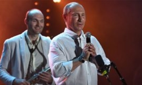 Путин зашел на сцену джаз-фестиваля в Коктебеле