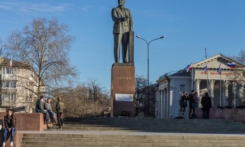 Власти Симферополя хотят переместить памятник Ленину