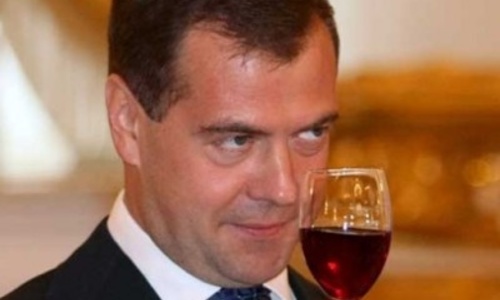 Крымскому университету – кадры, а Медведеву – вино